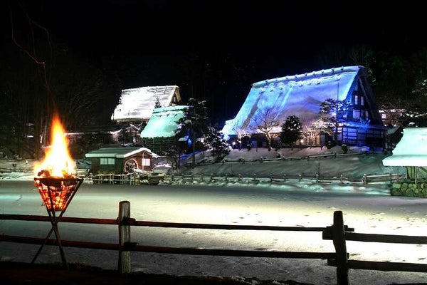 【東京駅・上野駅・大宮駅・高崎駅発】 特別な冬の夜を演出します「飛騨の里合掌造りライトアップ」&白銀の白川郷 飛騨高山温泉リゾートホテルに泊まる2日間2